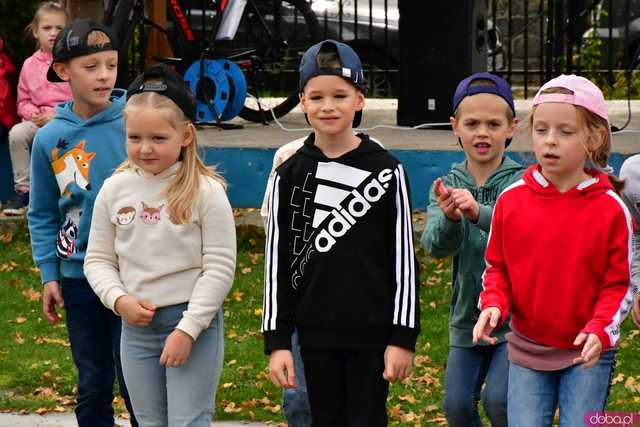 [WIDEO/FOTO] Pobiegli dla Malwiny, która zmaga się z nowotworem. Na starcie stanęły tłumy wspierających