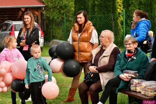 [WIDEO/FOTO] Pobiegli dla Malwiny, która zmaga się z nowotworem. Na starcie stanęły tłumy wspierających
