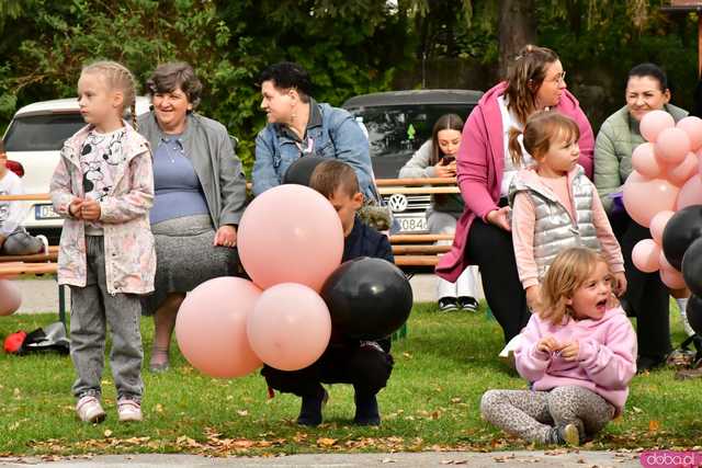 [WIDEO/FOTO] Pobiegli dla Malwiny, która zmaga się z nowotworem. Na starcie stanęły tłumy wspierających