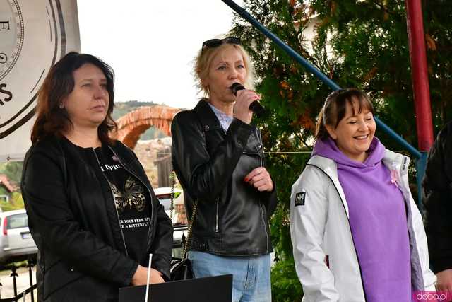 [WIDEO/FOTO] Pobiegli dla Malwiny, która zmaga się z nowotworem. Na starcie stanęły tłumy wspierających