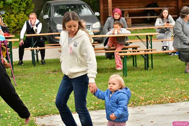 [WIDEO/FOTO] Pobiegli dla Malwiny, która zmaga się z nowotworem. Na starcie stanęły tłumy wspierających
