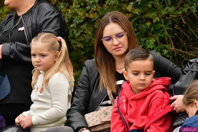 [WIDEO/FOTO] Pobiegli dla Malwiny, która zmaga się z nowotworem. Na starcie stanęły tłumy wspierających