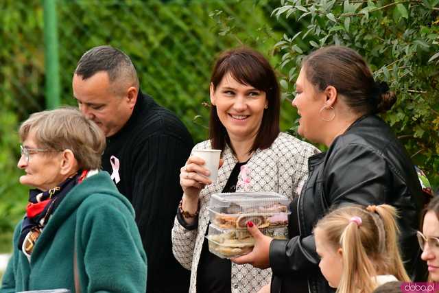 [WIDEO/FOTO] Pobiegli dla Malwiny, która zmaga się z nowotworem. Na starcie stanęły tłumy wspierających
