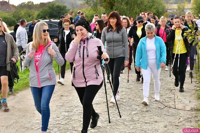 [WIDEO/FOTO] Pobiegli dla Malwiny, która zmaga się z nowotworem. Na starcie stanęły tłumy wspierających