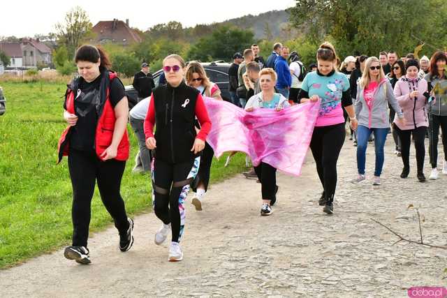[WIDEO/FOTO] Pobiegli dla Malwiny, która zmaga się z nowotworem. Na starcie stanęły tłumy wspierających