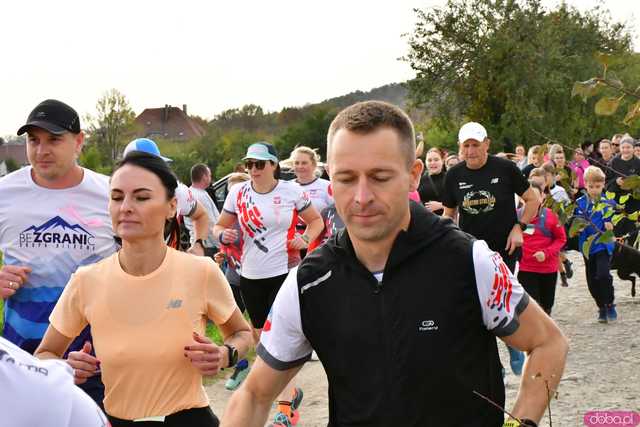 [WIDEO/FOTO] Pobiegli dla Malwiny, która zmaga się z nowotworem. Na starcie stanęły tłumy wspierających