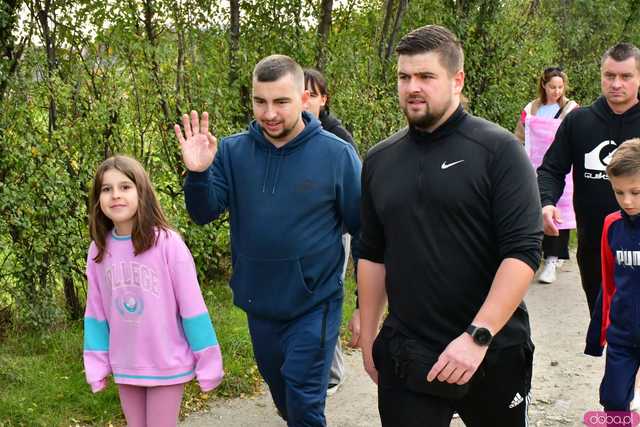 [WIDEO/FOTO] Pobiegli dla Malwiny, która zmaga się z nowotworem. Na starcie stanęły tłumy wspierających