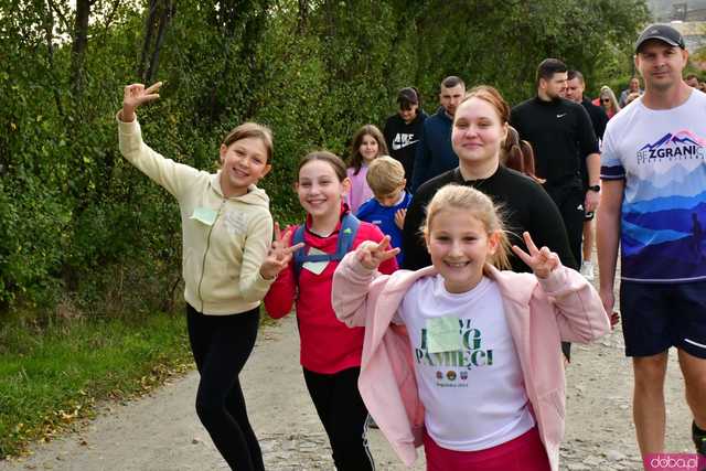 [WIDEO/FOTO] Pobiegli dla Malwiny, która zmaga się z nowotworem. Na starcie stanęły tłumy wspierających