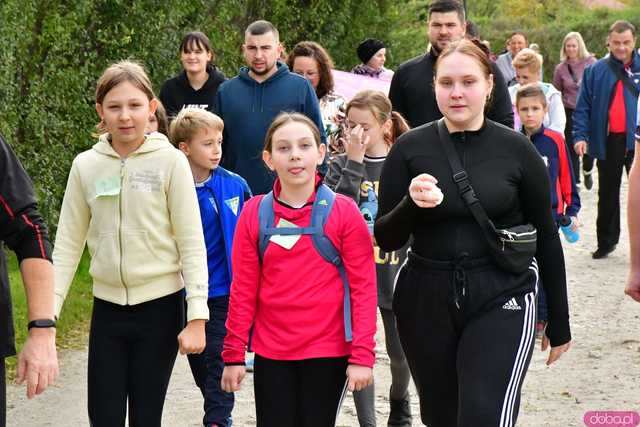 [WIDEO/FOTO] Pobiegli dla Malwiny, która zmaga się z nowotworem. Na starcie stanęły tłumy wspierających