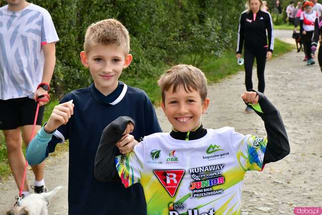 [WIDEO/FOTO] Pobiegli dla Malwiny, która zmaga się z nowotworem. Na starcie stanęły tłumy wspierających