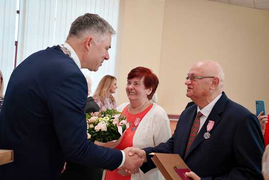 [FOTO] Wręczono medale za długoletnie pożycie małżeńskie