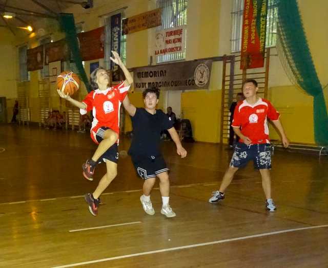[FOTO] Młodzi koszykarze rywalizowali w turnieju międzyszkolnym