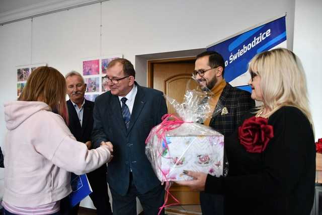 [FOTO] Rozstrzygnięto konkurs na najpiękniejsze okno, balkon i posesję w Świebodzicach