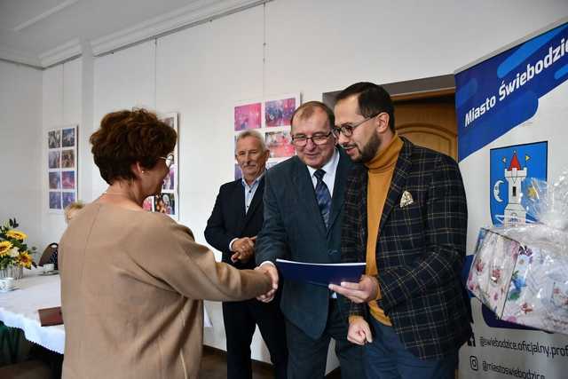 [FOTO] Rozstrzygnięto konkurs na najpiękniejsze okno, balkon i posesję w Świebodzicach