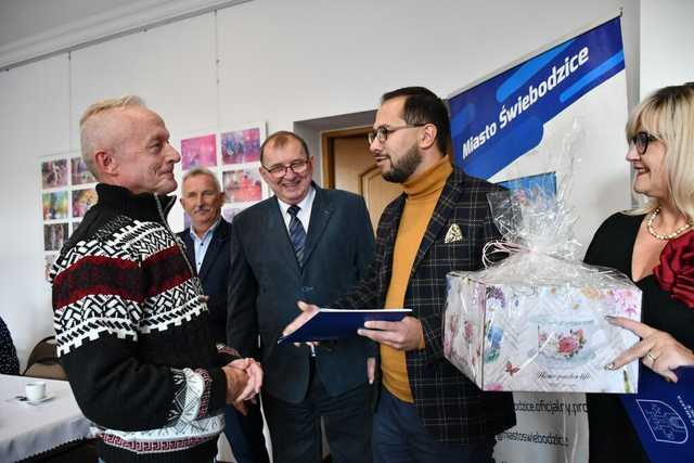 [FOTO] Rozstrzygnięto konkurs na najpiękniejsze okno, balkon i posesję w Świebodzicach