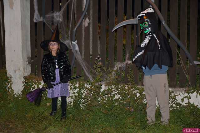 [VIDEO, FOTO] Nietoperze, czarownice, szkielety, demoniczne dynie, a nawet śmierć czyli Halloween w Imbramowicach