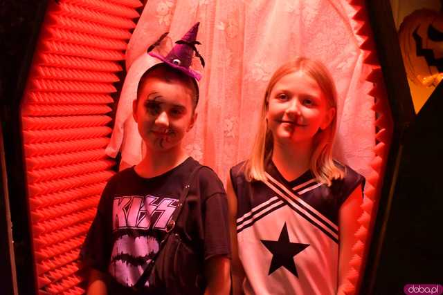 [VIDEO, FOTO] Nietoperze, czarownice, szkielety, demoniczne dynie, a nawet śmierć czyli Halloween w Imbramowicach