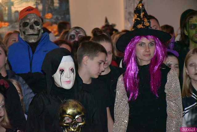 [VIDEO, FOTO] Nietoperze, czarownice, szkielety, demoniczne dynie, a nawet śmierć czyli Halloween w Imbramowicach