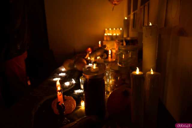 [VIDEO, FOTO] Nietoperze, czarownice, szkielety, demoniczne dynie, a nawet śmierć czyli Halloween w Imbramowicach