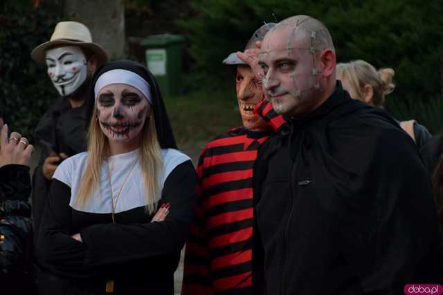 [VIDEO, FOTO] Nietoperze, czarownice, szkielety, demoniczne dynie, a nawet śmierć czyli Halloween w Imbramowicach