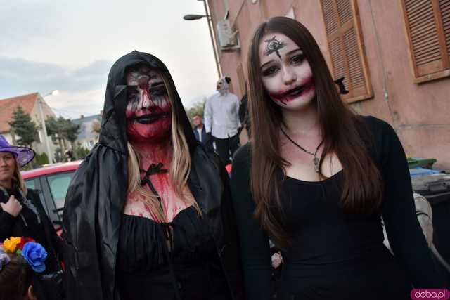 [VIDEO, FOTO] Nietoperze, czarownice, szkielety, demoniczne dynie, a nawet śmierć czyli Halloween w Imbramowicach