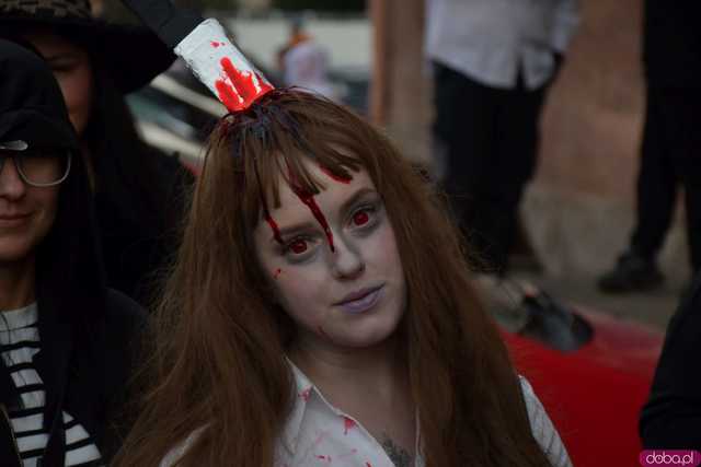[VIDEO, FOTO] Nietoperze, czarownice, szkielety, demoniczne dynie, a nawet śmierć czyli Halloween w Imbramowicach