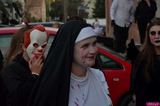 [VIDEO, FOTO] Nietoperze, czarownice, szkielety, demoniczne dynie, a nawet śmierć czyli Halloween w Imbramowicach