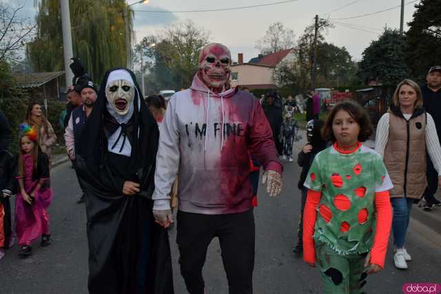 [VIDEO, FOTO] Nietoperze, czarownice, szkielety, demoniczne dynie, a nawet śmierć czyli Halloween w Imbramowicach