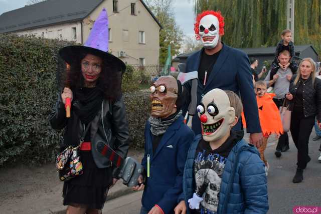 [VIDEO, FOTO] Nietoperze, czarownice, szkielety, demoniczne dynie, a nawet śmierć czyli Halloween w Imbramowicach