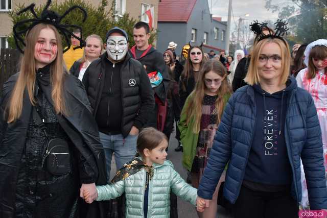 [VIDEO, FOTO] Nietoperze, czarownice, szkielety, demoniczne dynie, a nawet śmierć czyli Halloween w Imbramowicach