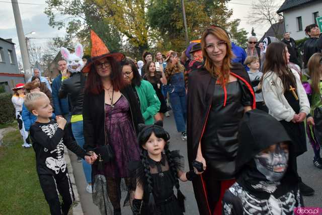 [VIDEO, FOTO] Nietoperze, czarownice, szkielety, demoniczne dynie, a nawet śmierć czyli Halloween w Imbramowicach
