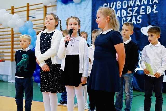 [FOTO] Pierwoszoklasiści z Imbramowic złożyli ślubowanie