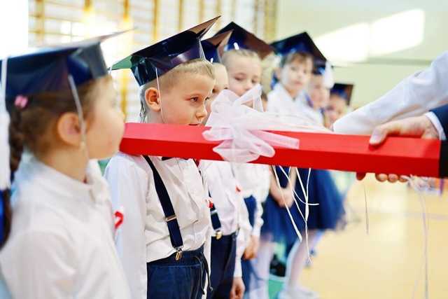 [FOTO] Pierwoszoklasiści z Imbramowic złożyli ślubowanie