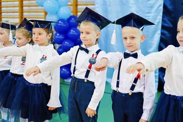 [FOTO] Pierwoszoklasiści z Imbramowic złożyli ślubowanie