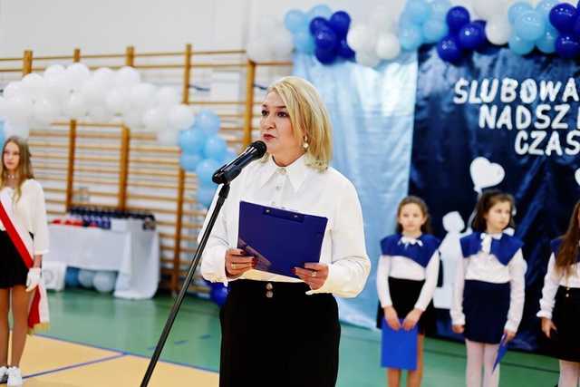 [FOTO] Pierwoszoklasiści z Imbramowic złożyli ślubowanie
