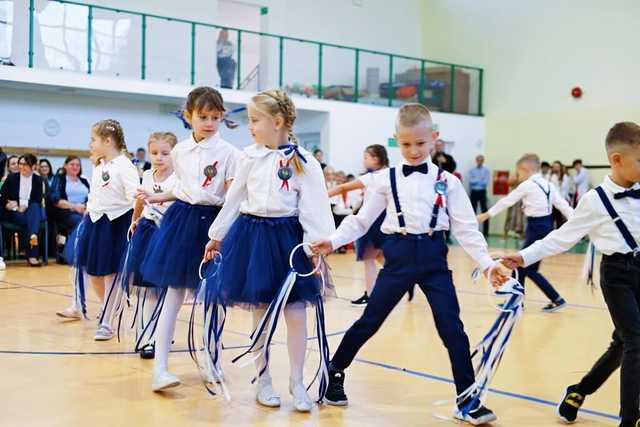 [FOTO] Pierwoszoklasiści z Imbramowic złożyli ślubowanie