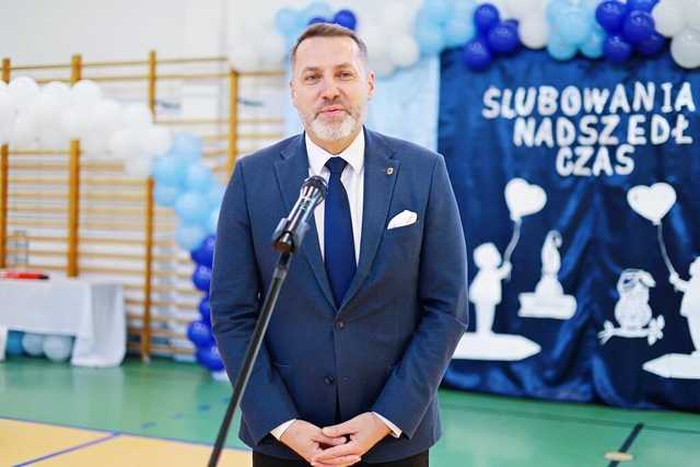 [FOTO] Pierwoszoklasiści z Imbramowic złożyli ślubowanie