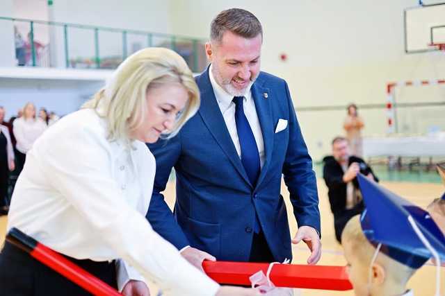 [FOTO] Pierwoszoklasiści z Imbramowic złożyli ślubowanie