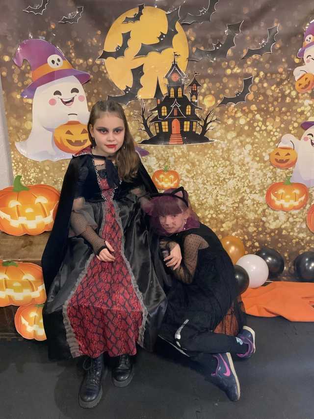 [FOTO] Od wampirów po czarodziejów. Najmłodsi bawili się na Balu Halloweenowym