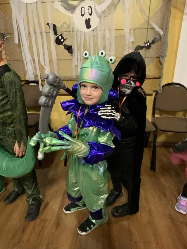 [FOTO] Od wampirów po czarodziejów. Najmłodsi bawili się na Balu Halloweenowym
