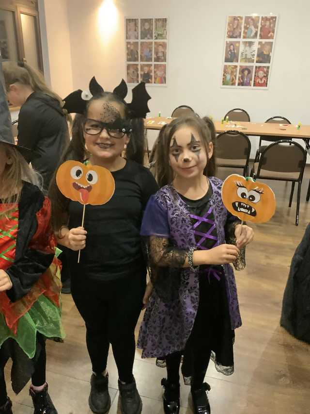 [FOTO] Od wampirów po czarodziejów. Najmłodsi bawili się na Balu Halloweenowym