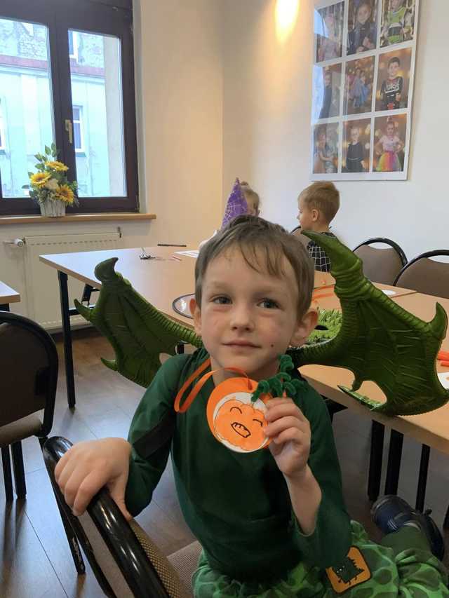 [FOTO] Od wampirów po czarodziejów. Najmłodsi bawili się na Balu Halloweenowym