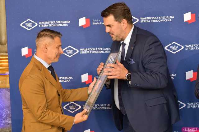 [WIDEO/FOTO] WSSE udzieliła wsparciu ośmiu przedsiębiorstwom, które zainwestują w naszym regionie. Wręczono decyzję