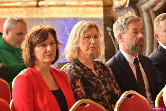 [WIDEO/FOTO] WSSE udzieliła wsparciu ośmiu przedsiębiorstwom, które zainwestują w naszym regionie. Wręczono decyzję