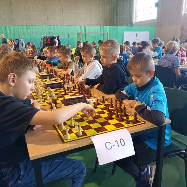 [FOTO] Młodzi szachiści rywalizowali w Żarowie