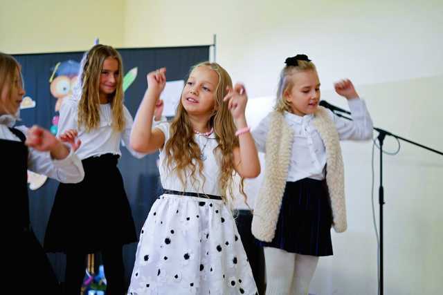 [FOTO] Pasowanie uczniów z podstawówki w Mrowinach