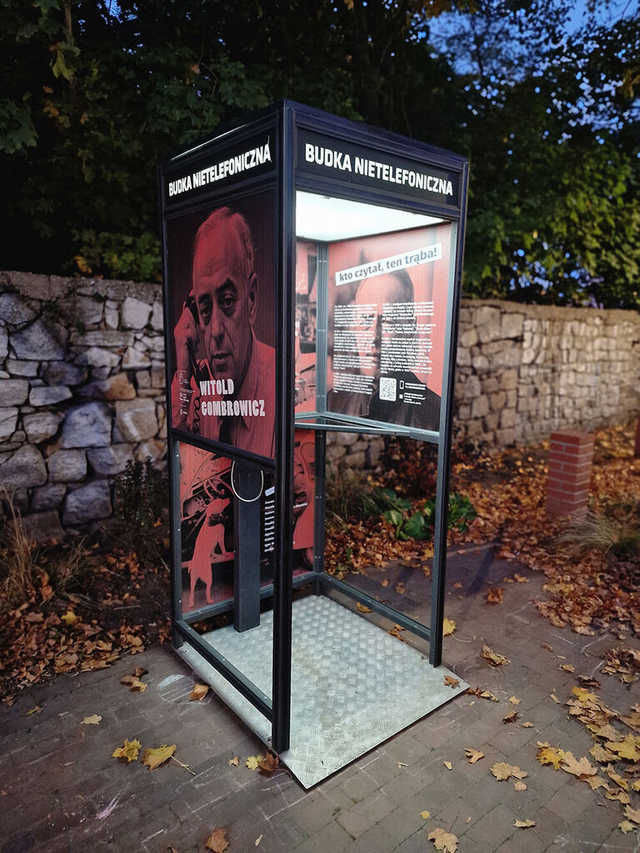 [FOTO] W Żarowie otworzyli Budkę Nietelefoniczną Gombrowicza