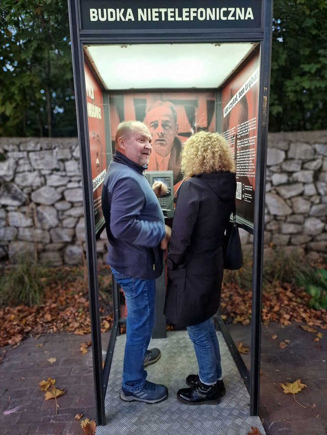 [FOTO] W Żarowie otworzyli Budkę Nietelefoniczną Gombrowicza