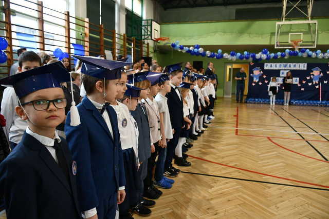 [FOTO] Pasowanie uczniów ze świebodzickiej trójki