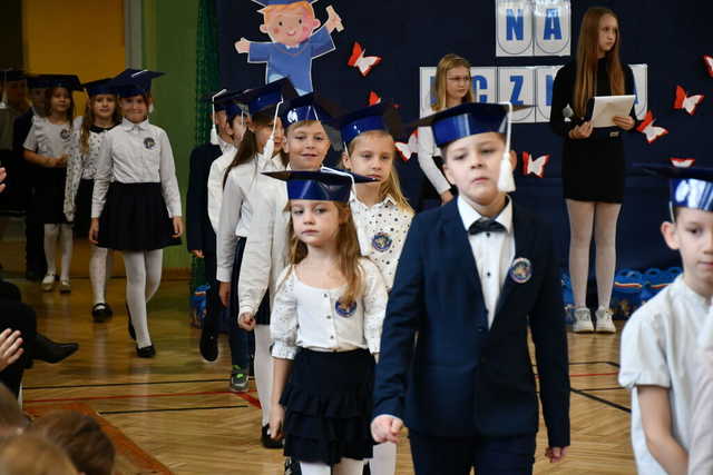 [FOTO] Pasowanie uczniów ze świebodzickiej trójki